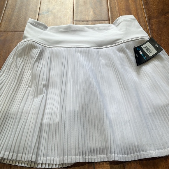 IBKUL White Pleated Mini Skirt - Picture 1 of 12